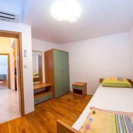 *newly Listed* Spacious 80m2 Apt *great Location* Apartment *